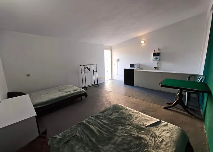 Relax & Pool Дом отдыха Эшмориш