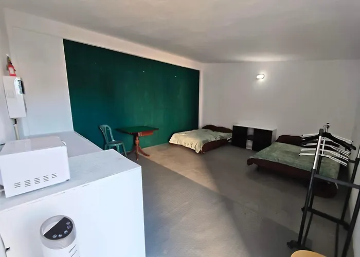 Relax & Pool Semesterbostad *